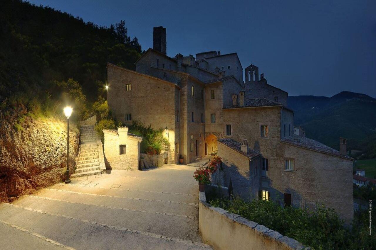 Castello Di Postignano Hotel Sellano Luaran gambar